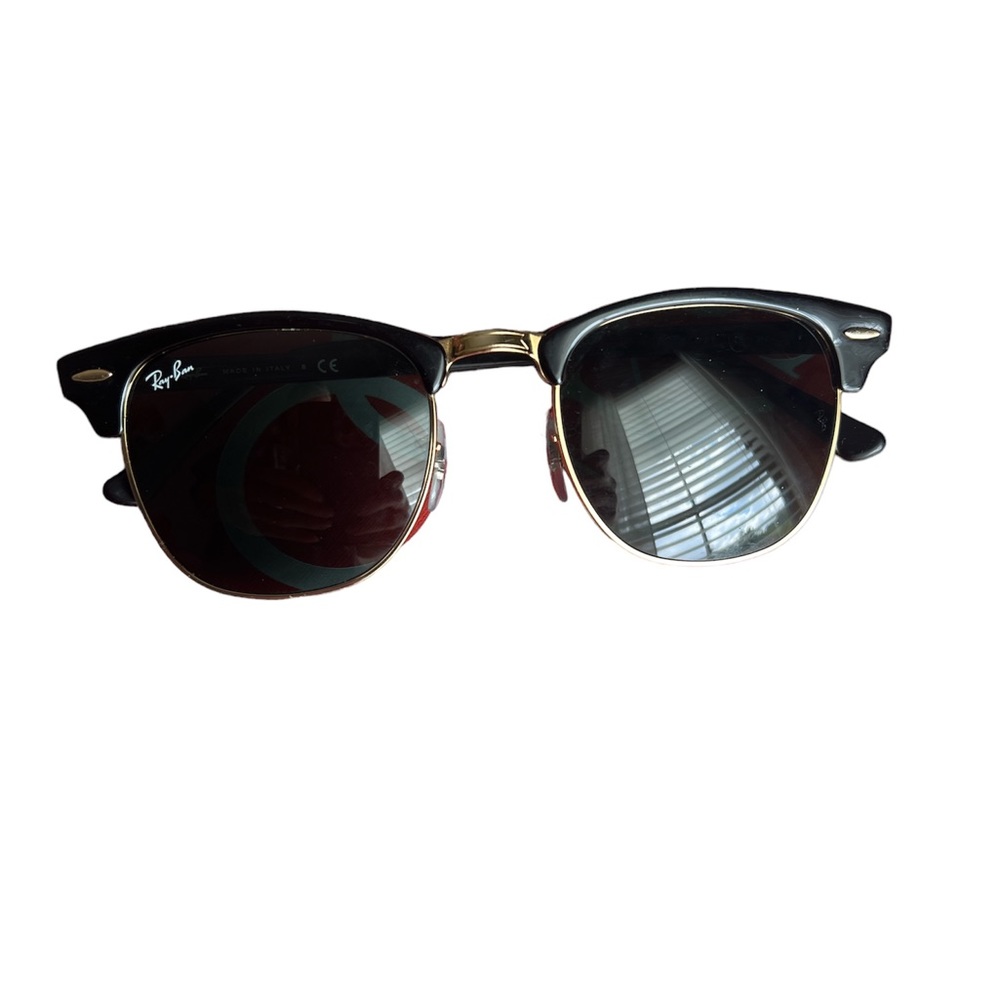 Rayban Clubmaster.